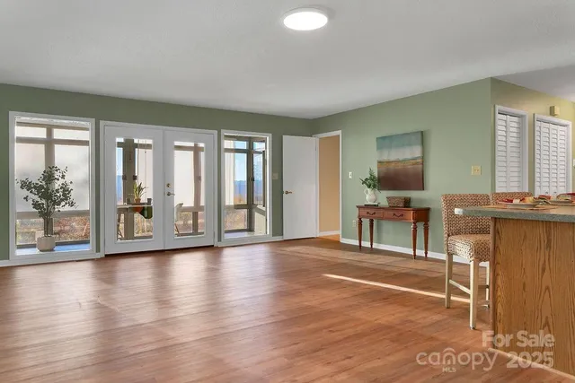 $689,000 | 384 Oakanoah Circle, Brevard, NC 28712