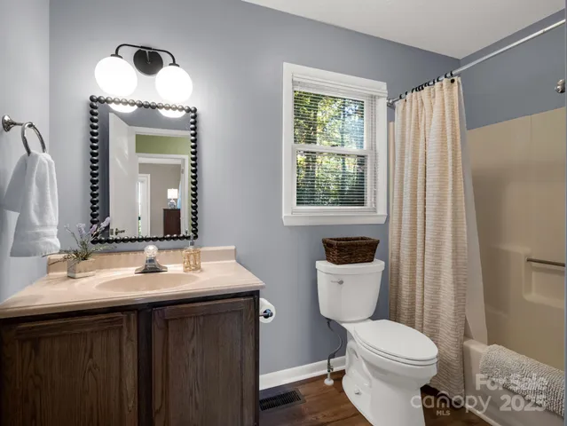 $689,000 | 384 Oakanoah Circle, Brevard, NC 28712