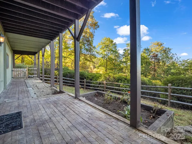 $689,000 | 384 Oakanoah Circle, Brevard, NC 28712