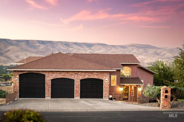 $644,000 | 511 Crestline Cir Court, Lewiston, ID 83501