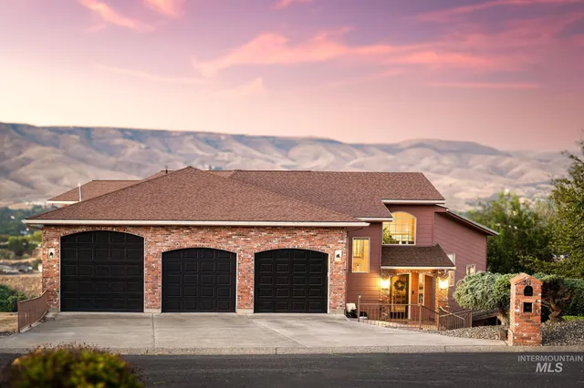 $678,000 | 511 Crestline Cir Court, Lewiston, ID 83501