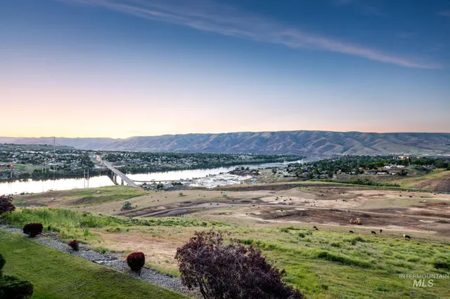 $655,000 | 511 Crestline Cir Court, Lewiston, ID 83501