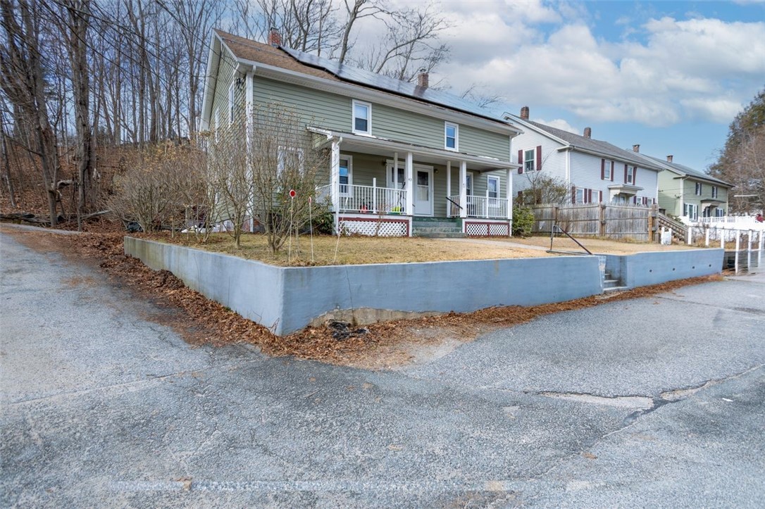 41 Gazza Road Burrillville, RI 02839 - Photo 3 of 29 Gallery Image 3