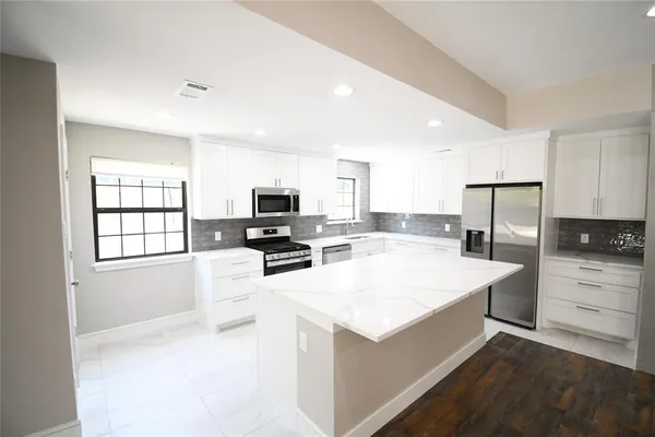 $3,200 | 2641 Magnolia Drive, Irving, TX 75062