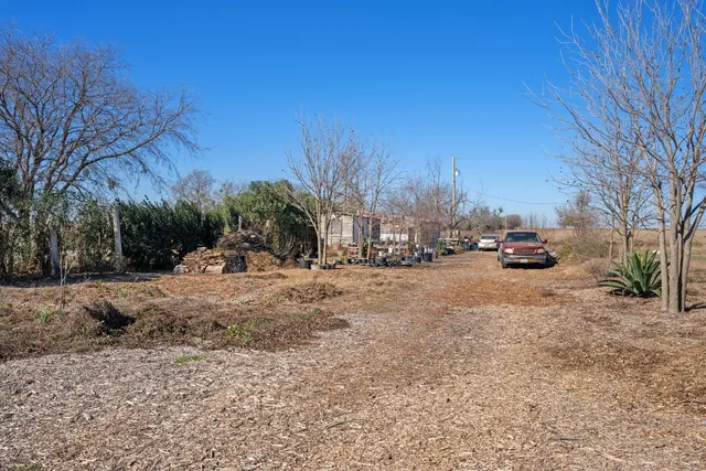 $270,000 | 5100 County Road 234, Jarrell, TX 76537