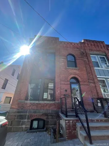 $3,500 | 12 South Street, Unit 2, Beacon, NY 12508