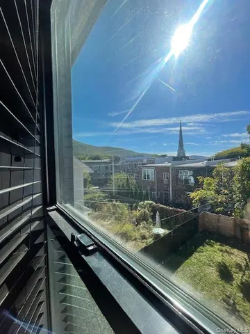 $3,500 | 12 South Street, Unit 2, Beacon, NY 12508