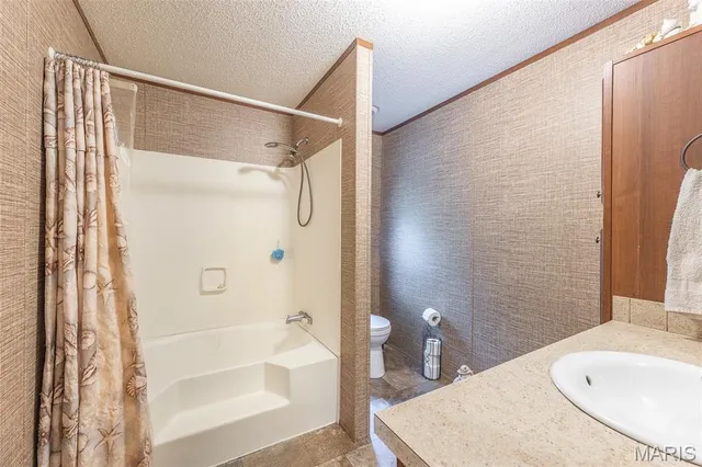 $300,000 | 3822 Wayne Route, Greenville, MO 63944