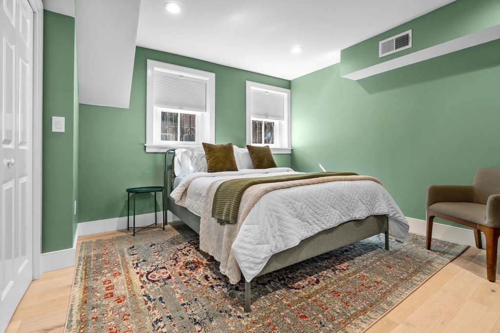 27 Appleton Street Boston, MA 02116 - Photo 32 of 36