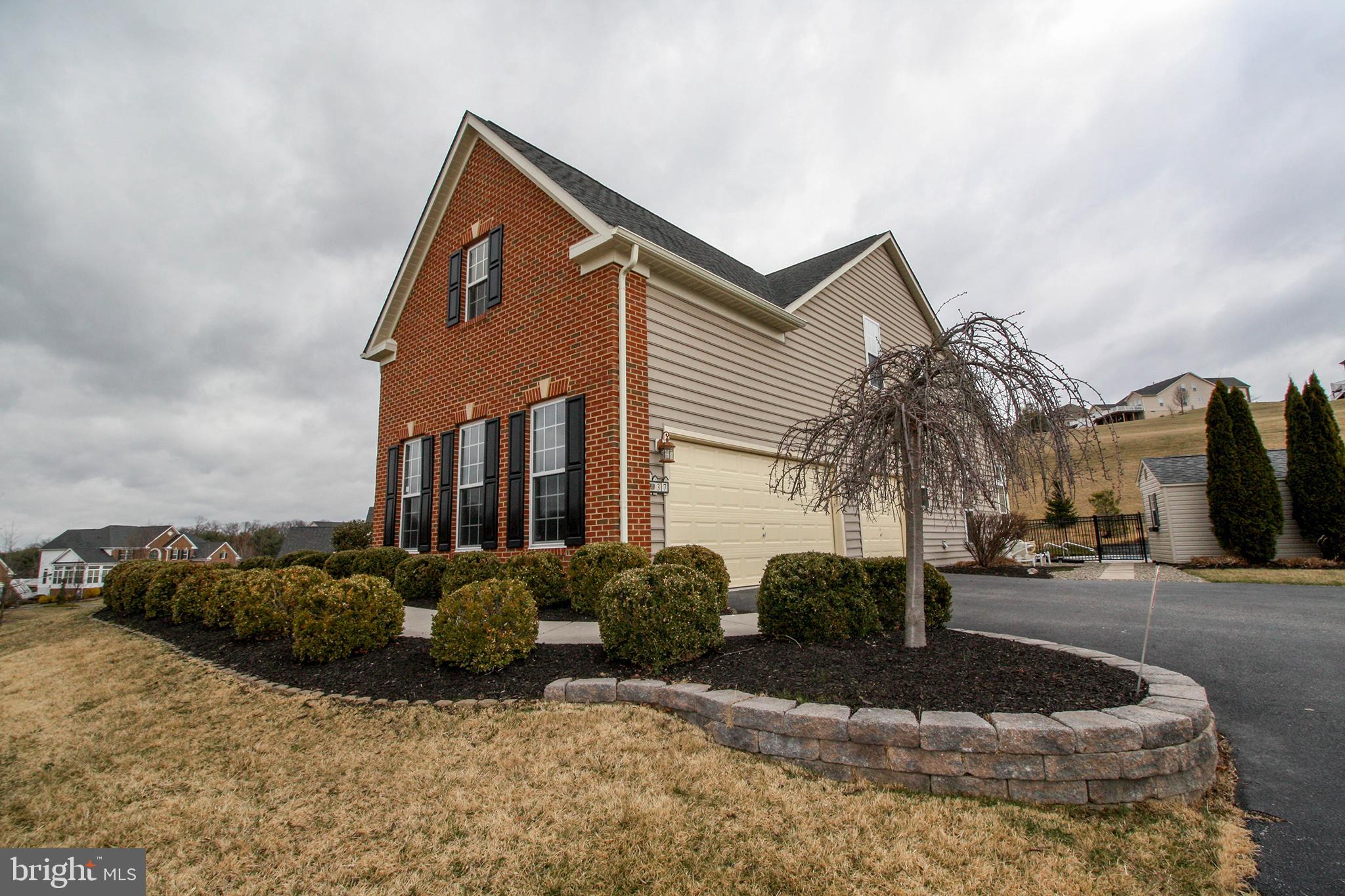 37 Fawn Hill Road Hanover, PA 17331 - Photo 2 of 54 Side View