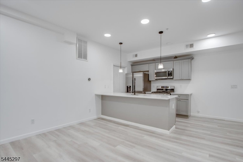 500 South 18th Street, Unit 1 Newark, NJ 07103 - Photo 7 of 21