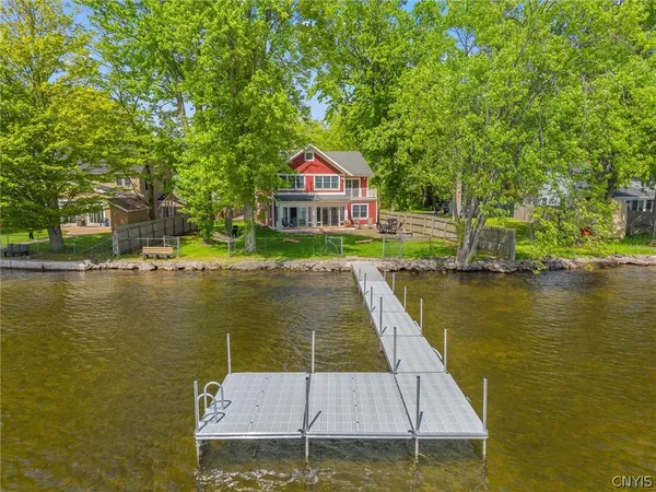 $750,000 | 16 Woodland Drive, West Monroe, NY 13167