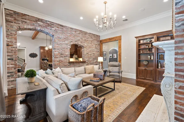 $1,175,000 | 114 Daniel, St. Martinville, LA 70582