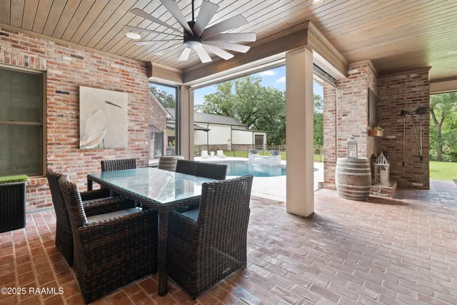 $1,175,000 | 114 Daniel, St. Martinville, LA 70582