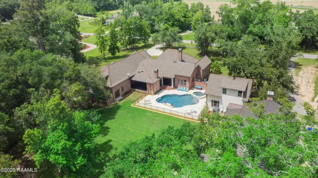 $1,175,000 | 114 Daniel, St. Martinville, LA 70582