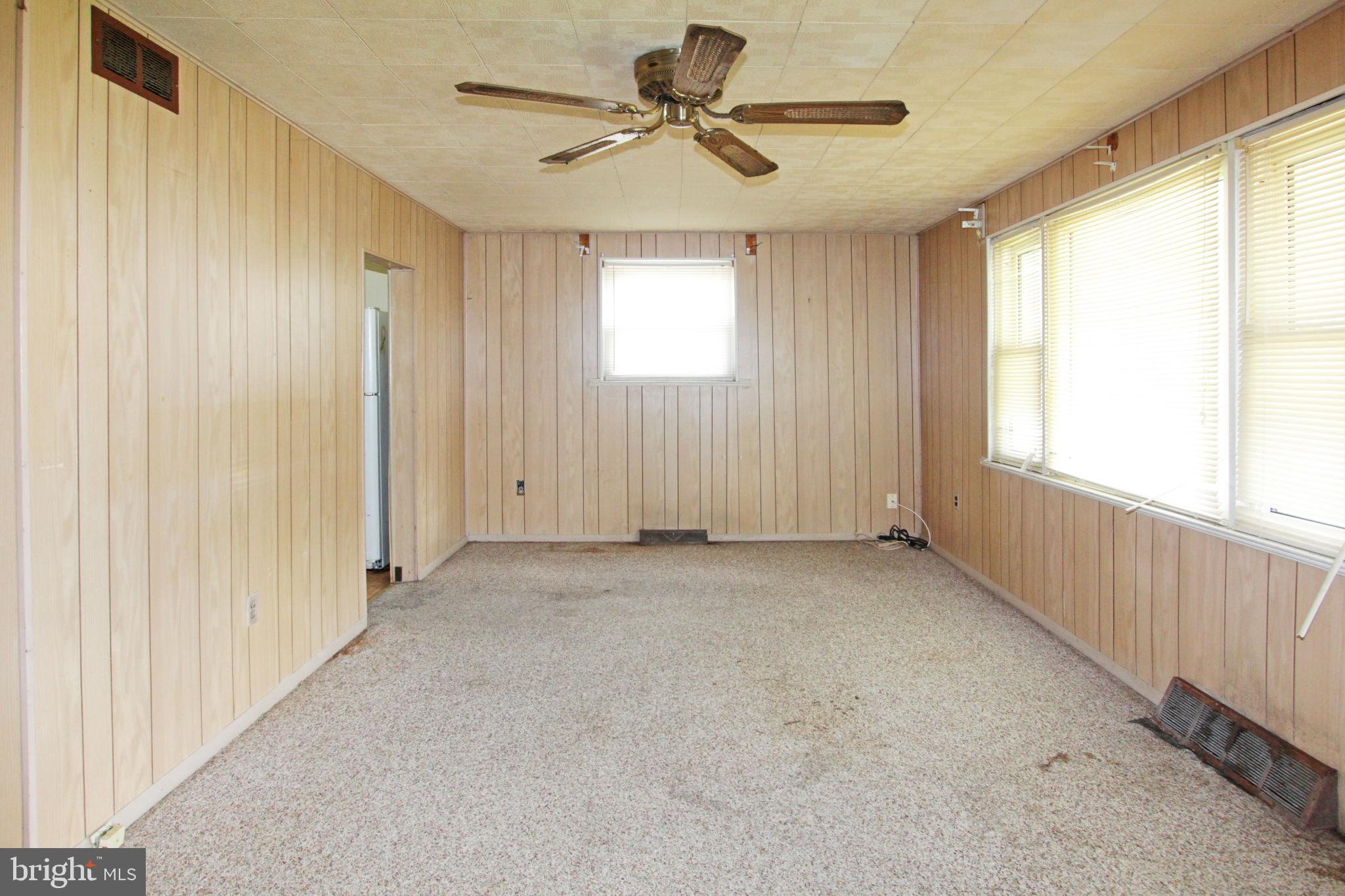 15 Gail Road New Castle, DE 19720 - Photo 3 of 11 Family Room.