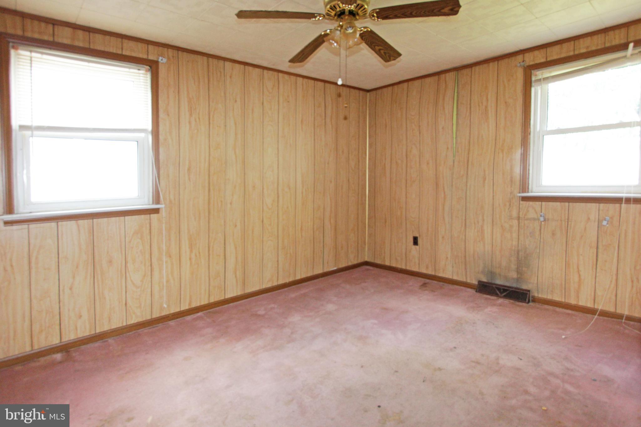 15 Gail Road New Castle, DE 19720 - Photo 6 of 11 Bedroom 1