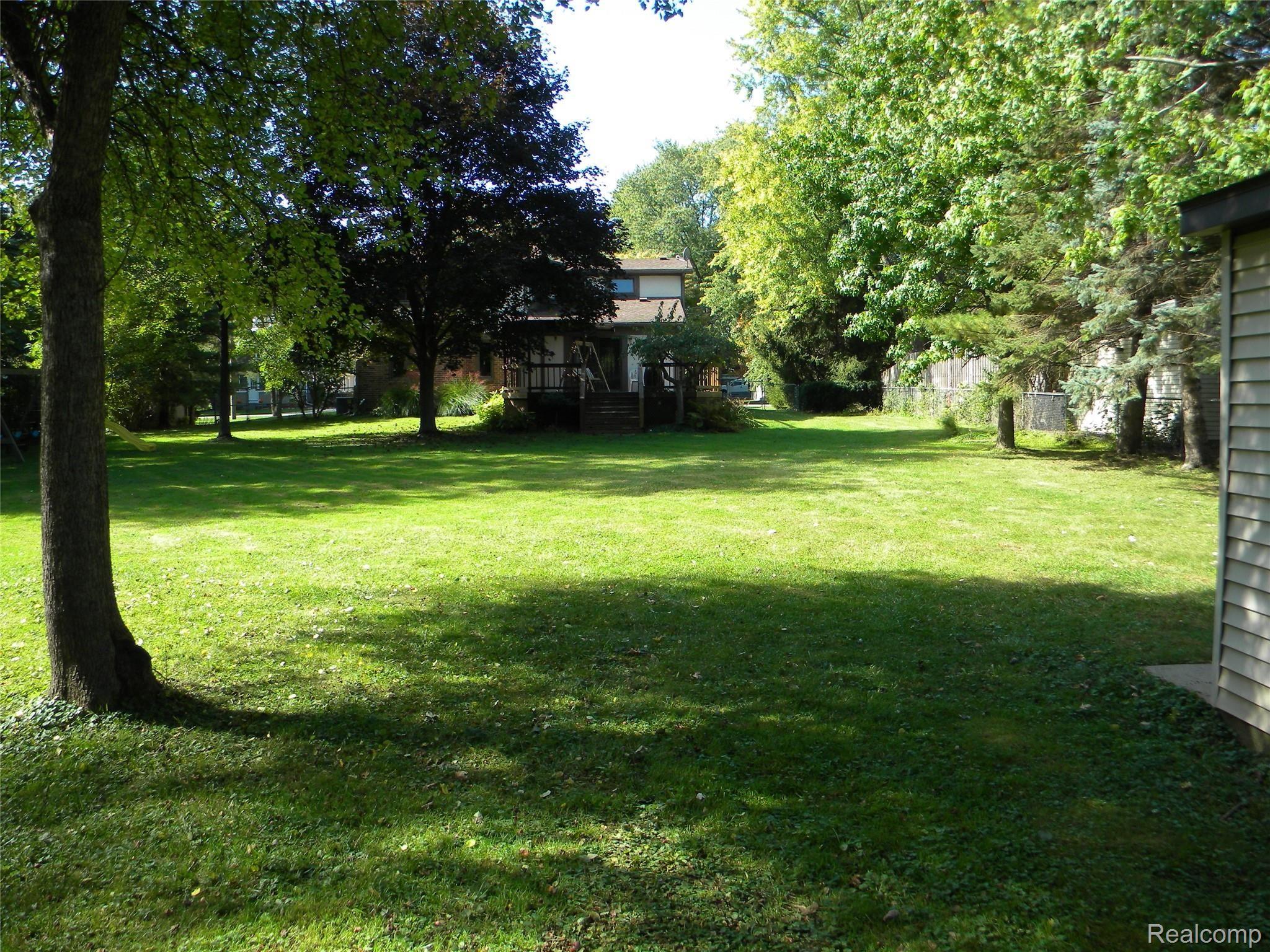 3715 Hazelton Avenue Rochester, MI 48307 - Photo 11 of 52 DSCN5045.JPG