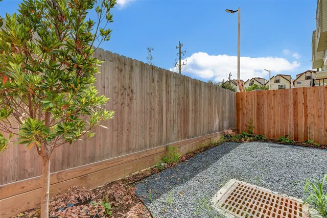 $3,390 | 2516 Ohsfeldt Street, Houston, TX 77008