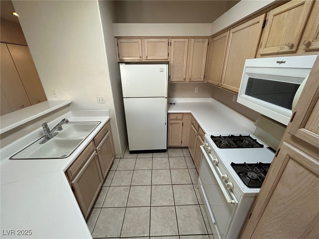 5415 West Harmon Avenue, Unit 1022 Las Vegas, NV 89103 - Photo 8 of 21