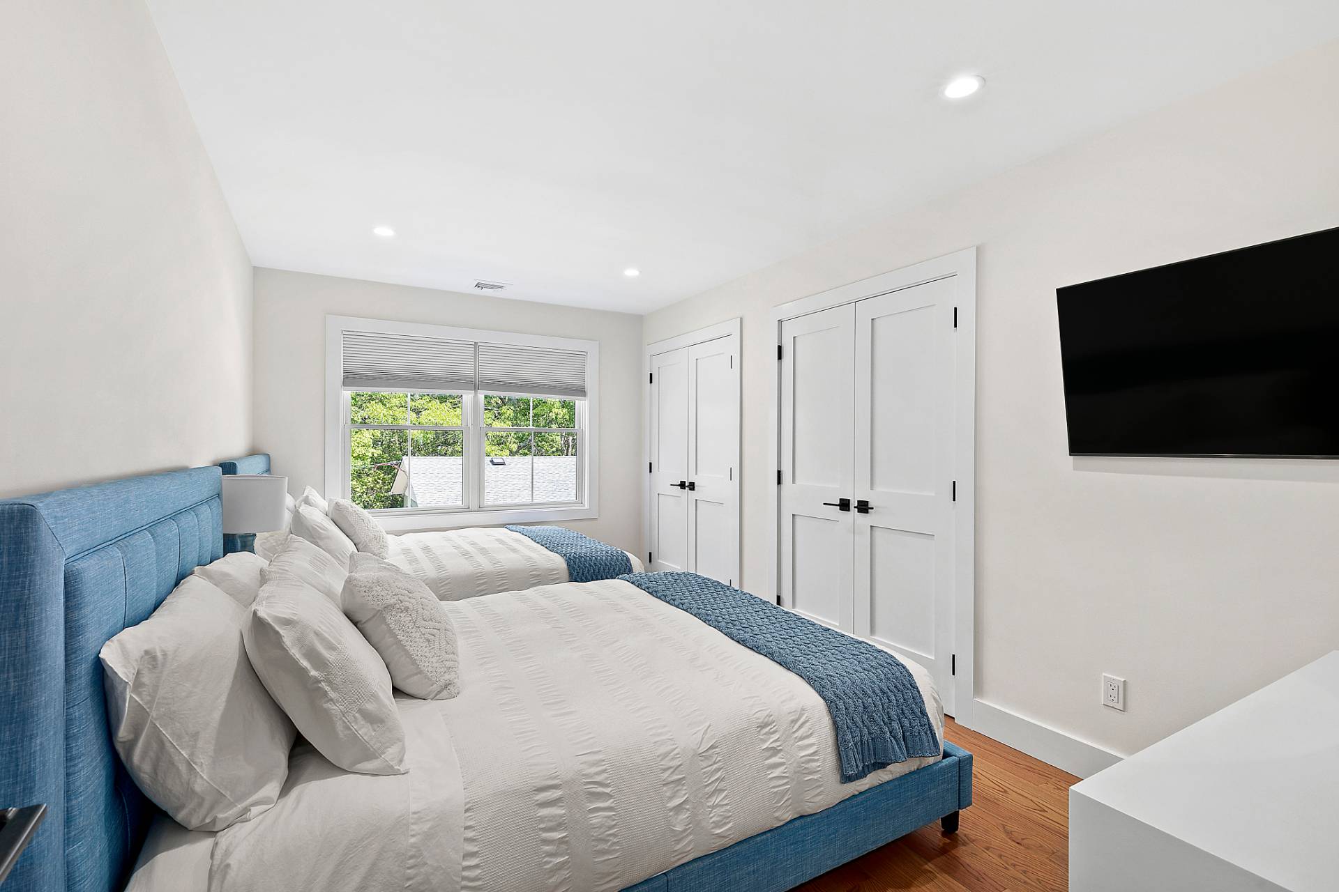 55 Squires Avenue East Quogue, NY 11942 - Photo 9 of 22