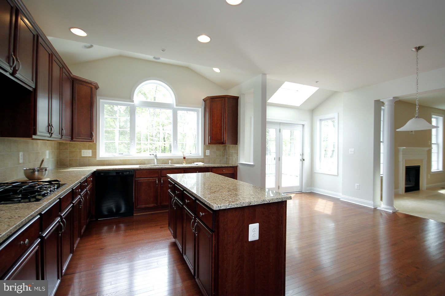 4019 Bridle Ridge Road Upper Marlboro, MD 20772 - Photo 4 of 15 Woodstock Federal Kitchen-Breakfast Area