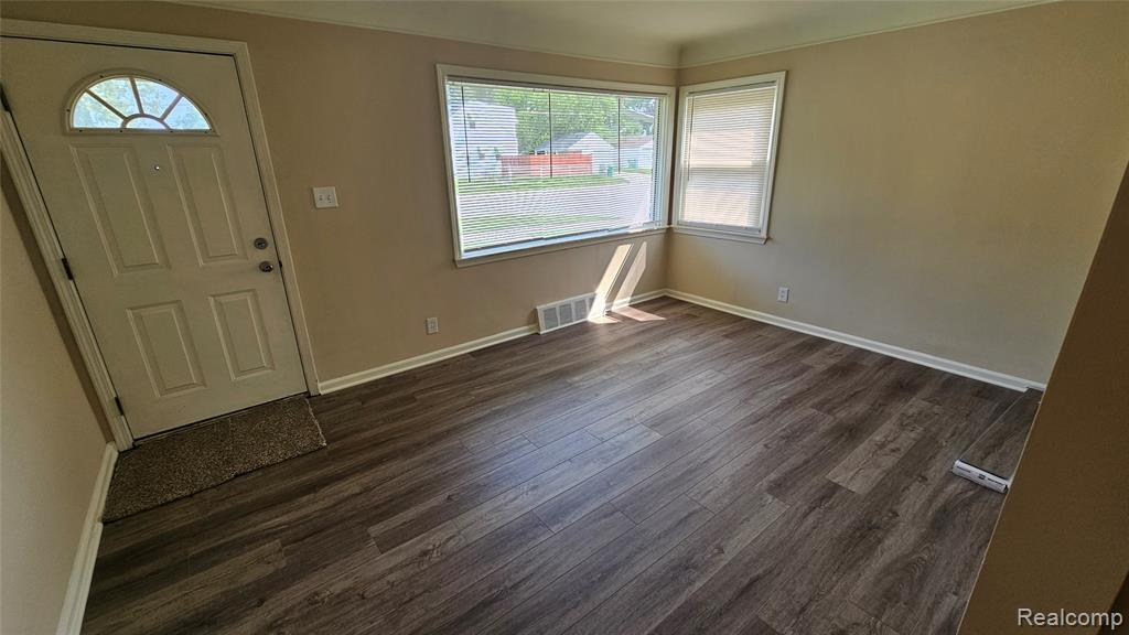 16894 Toepfer Drive Eastpointe, MI 48021 - Photo 3 of 7