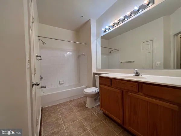 $2,000 | 3511 Piney Woods Place, Unit C104, Laurel, MD 20724