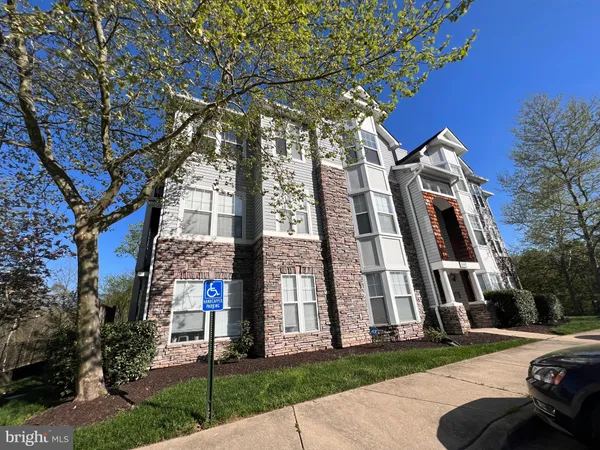 $2,000 | 3511 Piney Woods Place, Unit C104, Laurel, MD 20724