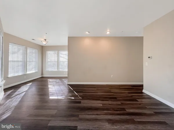 $2,000 | 3511 Piney Woods Place, Unit C104, Laurel, MD 20724