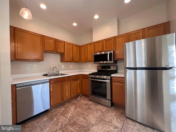 $2,000 | 3511 Piney Woods Place, Unit C104, Laurel, MD 20724