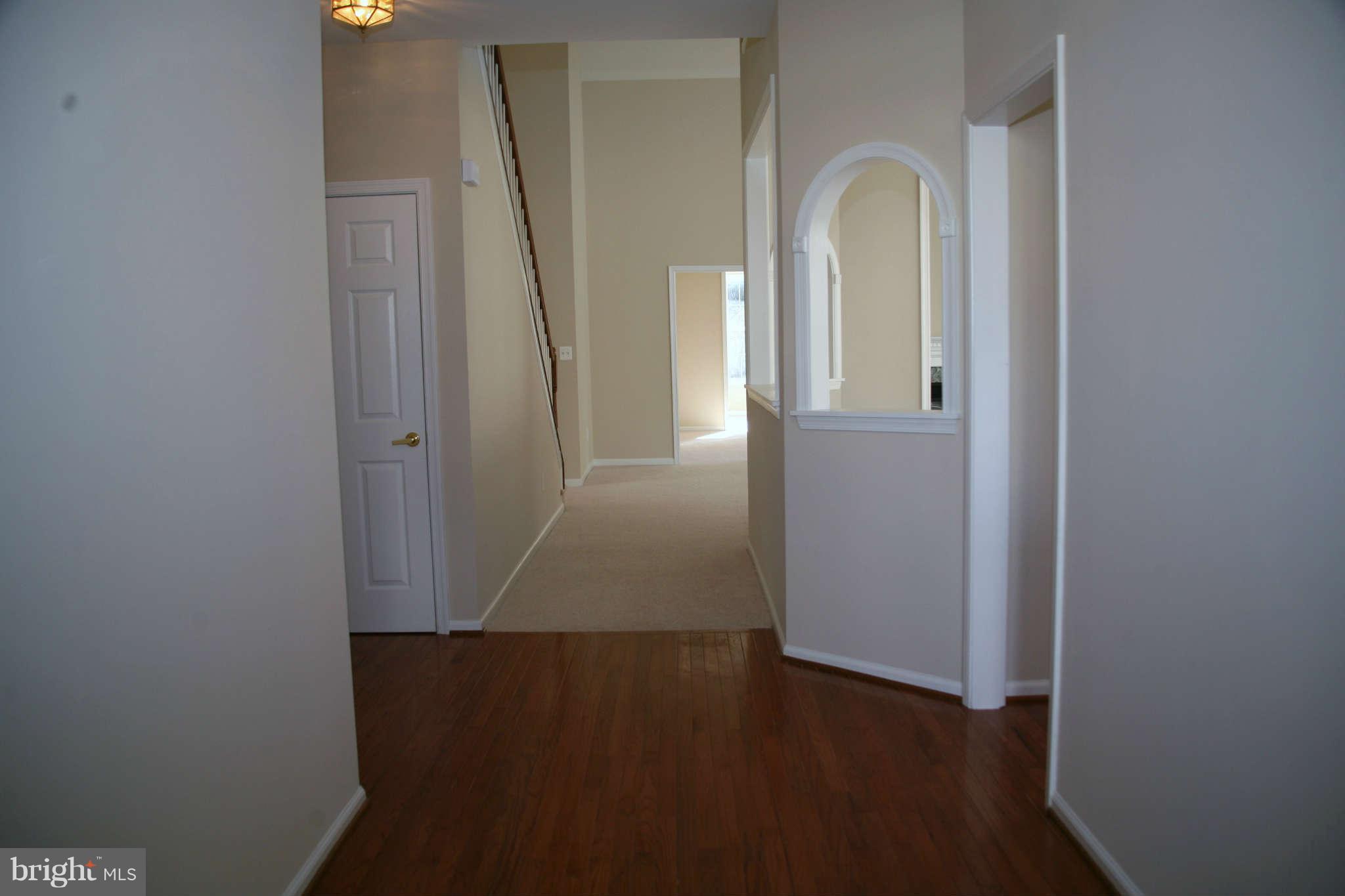 13587 Ryton Ridge Lane Gainesville, VA 20155 - Photo 2 of 28 Foyer