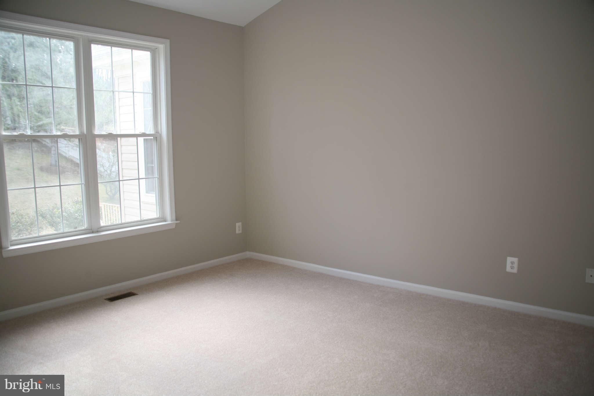 13587 Ryton Ridge Lane Gainesville, VA 20155 - Photo 17 of 28 Secondary Bedroom