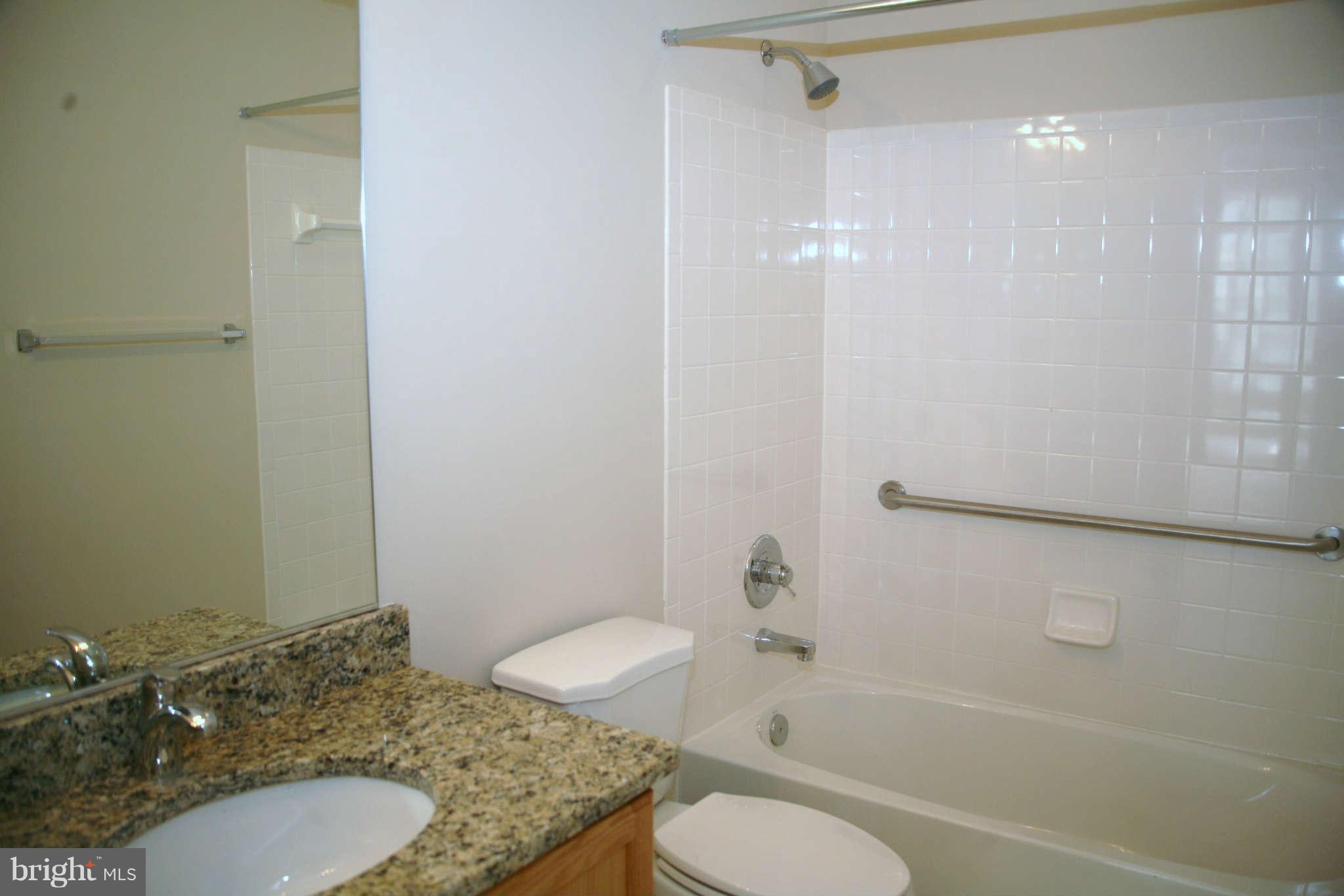 13587 Ryton Ridge Lane Gainesville, VA 20155 - Photo 18 of 28 Secondary Bath