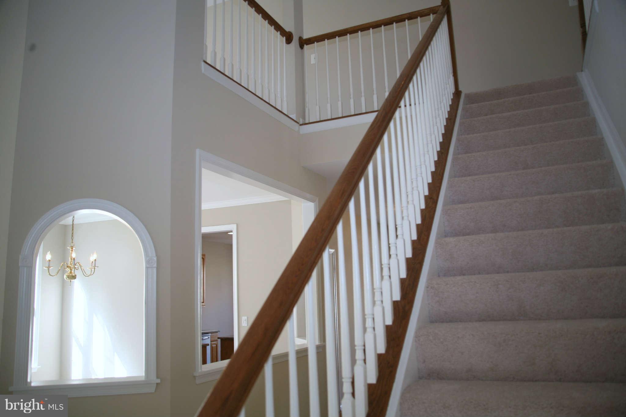 13587 Ryton Ridge Lane Gainesville, VA 20155 - Photo 19 of 28 Stairwell to Upper Level