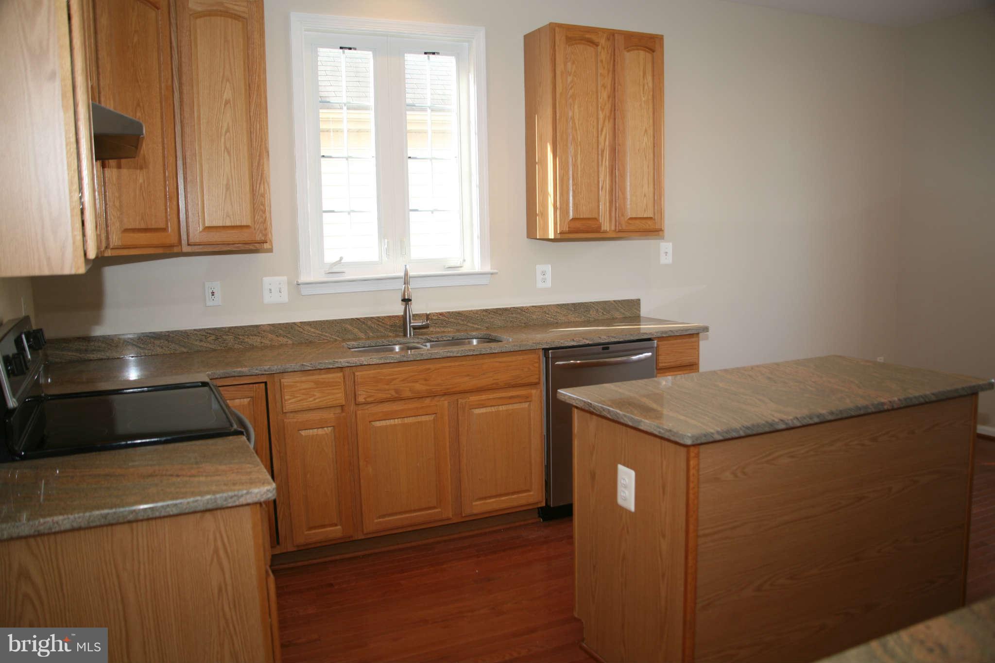 13587 Ryton Ridge Lane Gainesville, VA 20155 - Photo 3 of 28 Kitchen