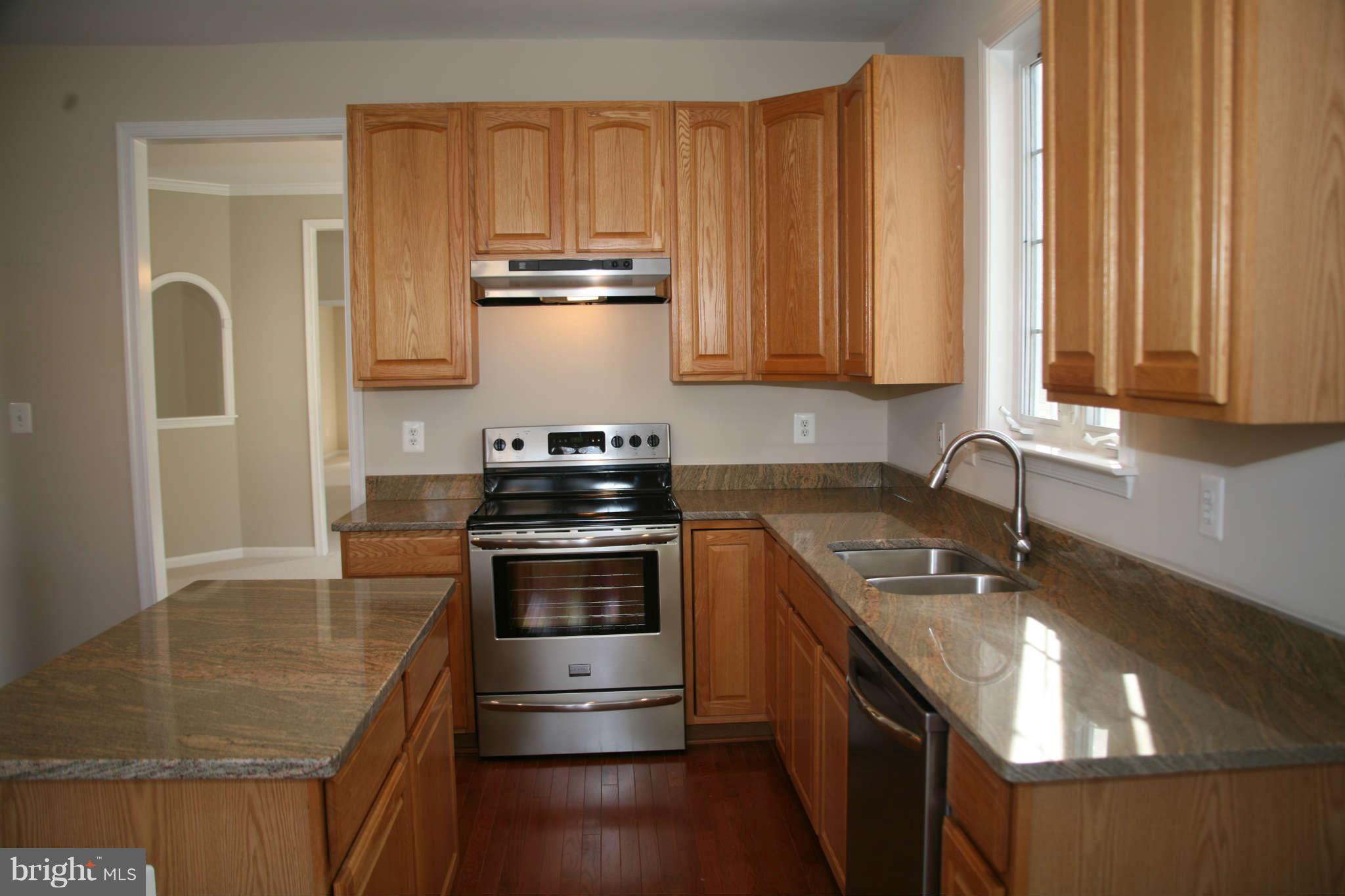 13587 Ryton Ridge Lane Gainesville, VA 20155 - Photo 4 of 28 Kitchen