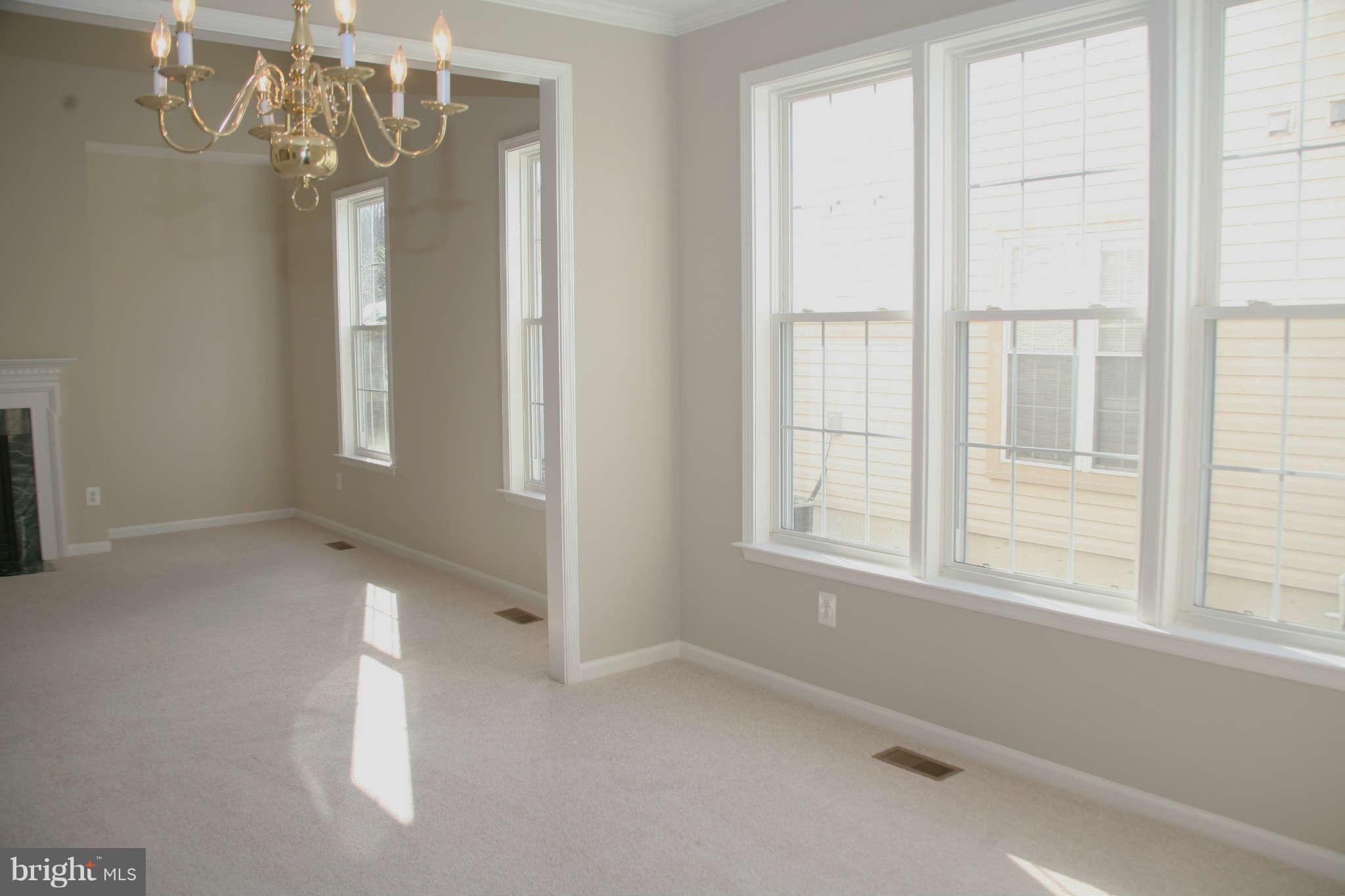 13587 Ryton Ridge Lane Gainesville, VA 20155 - Photo 8 of 28 Dining Room