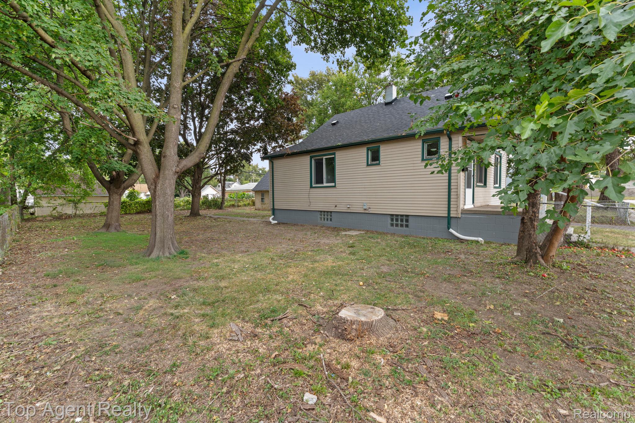 11453 Rivard Avenue Warren, MI 48089 - Photo 34 of 38 34-web-or-mls-11453 Rivard Ave_138.jpg
