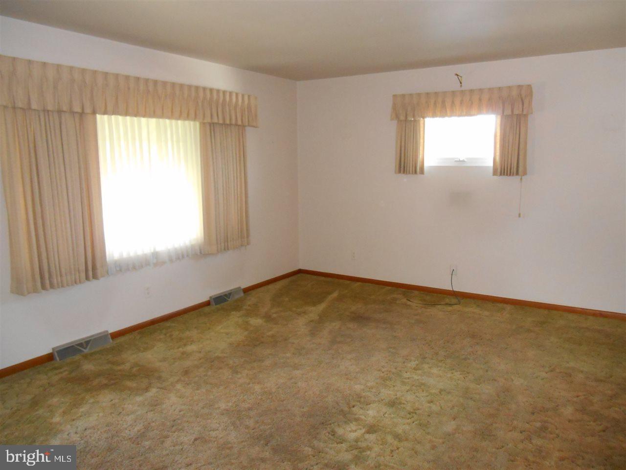 329 George Street Hanover, PA 17331 - Photo 3 of 12 Gallery Image 3