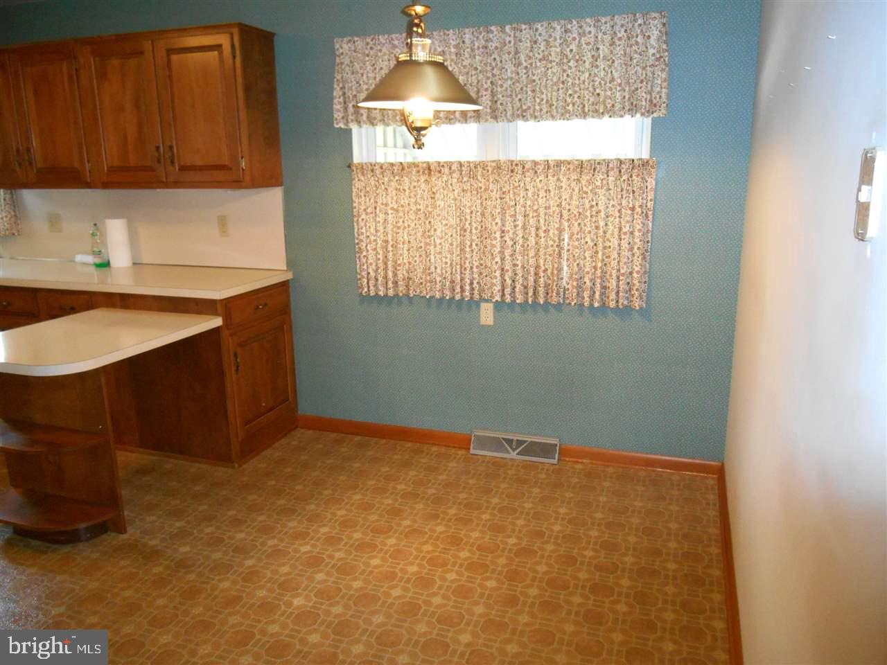 329 George Street Hanover, PA 17331 - Photo 4 of 12 Gallery Image 4