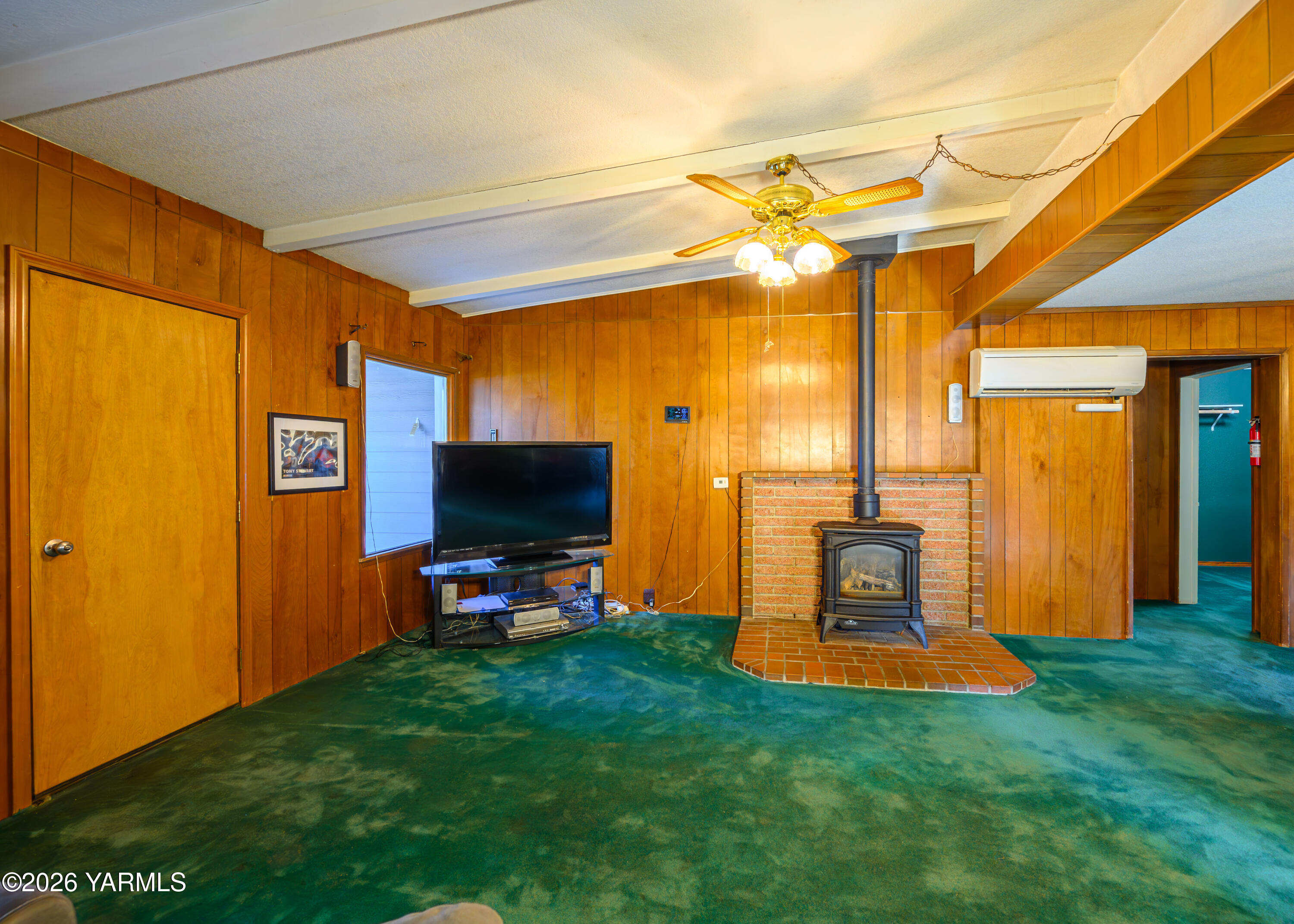 10063 South Naches Road Naches, WA 98937 - Photo 15 of 24 #5 Livingroom Woodstove