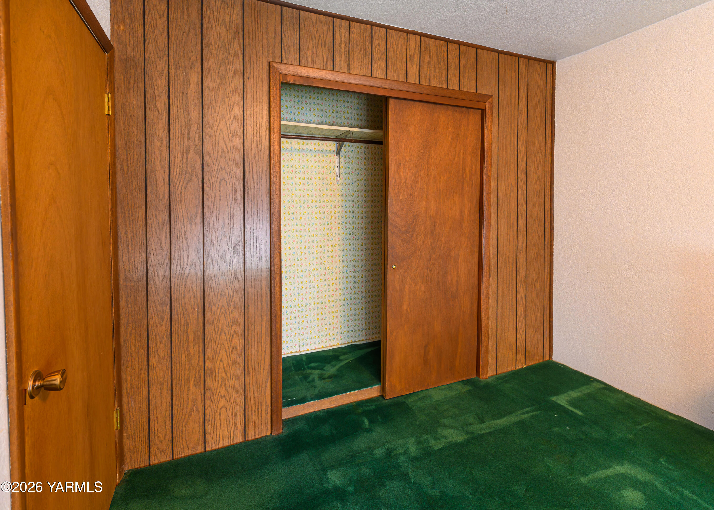 10063 South Naches Road Naches, WA 98937 - Photo 18 of 24 #8 Primary Bedroom Closet