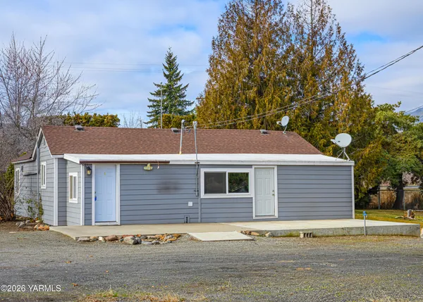 $330,000 | 10063 South Naches Road, Naches, WA 98937