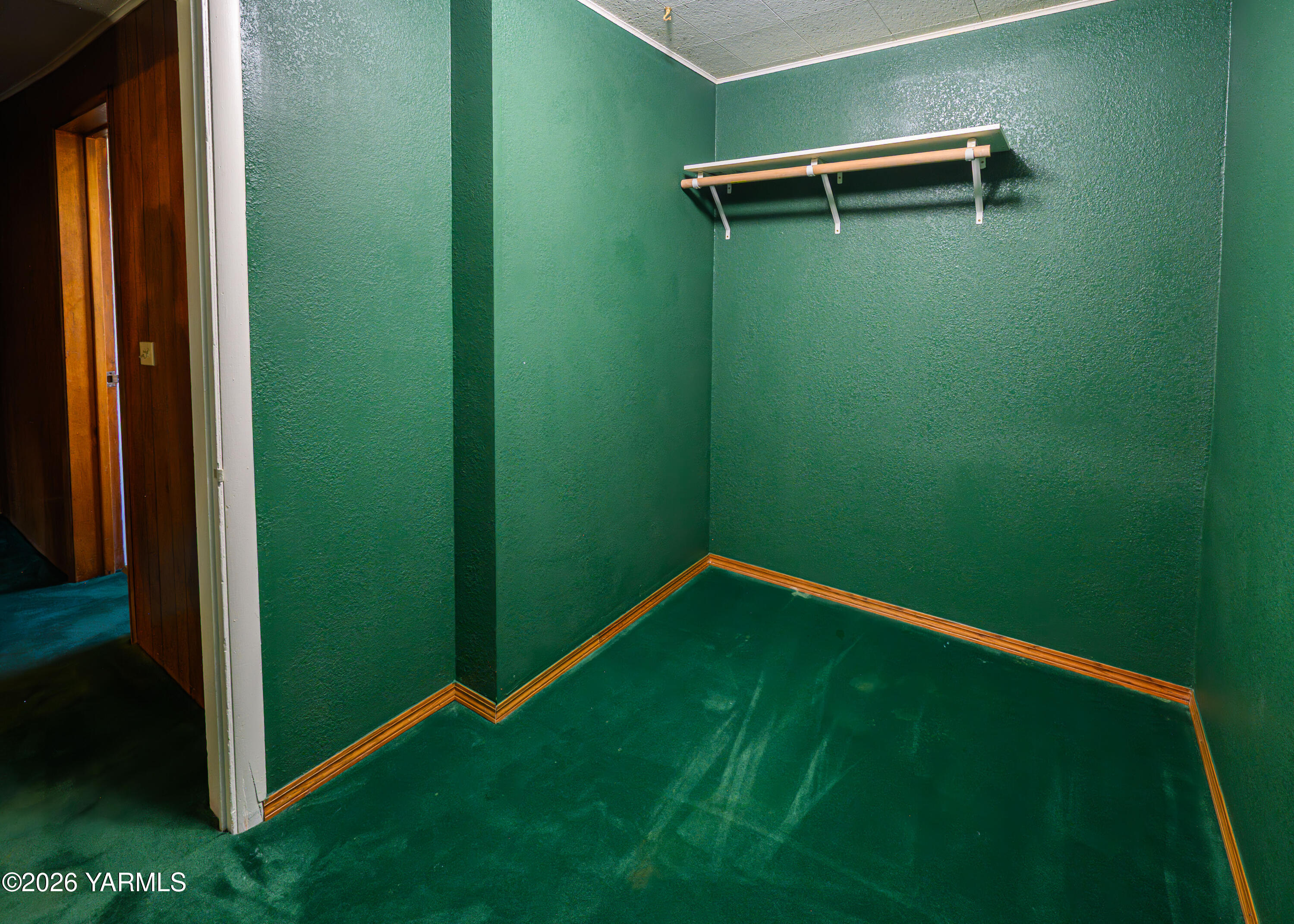 10063 South Naches Road Naches, WA 98937 - Photo 6 of 24 #13 Office to hallway