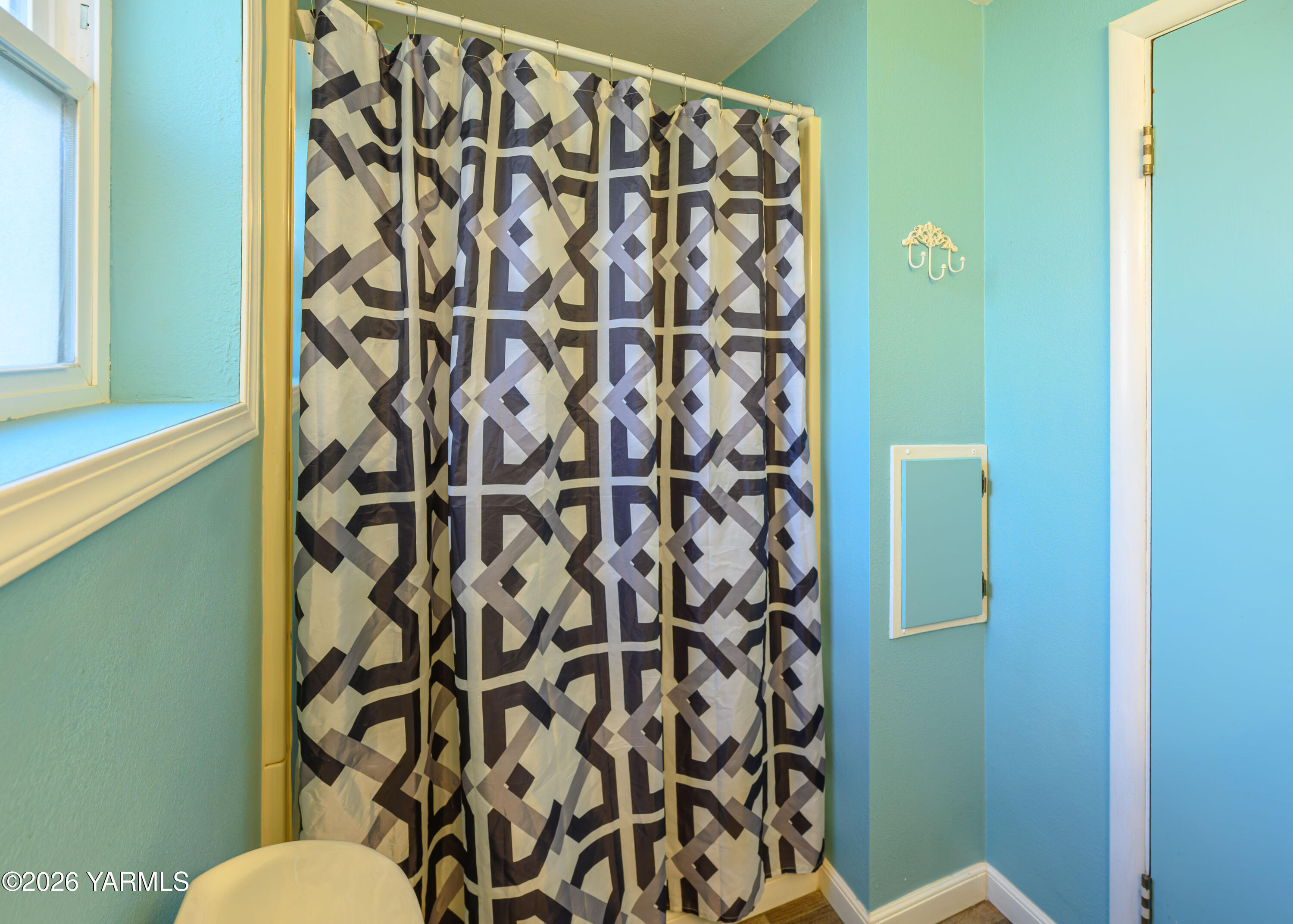 10063 South Naches Road Naches, WA 98937 - Photo 7 of 24 #16 Bathroom Shower