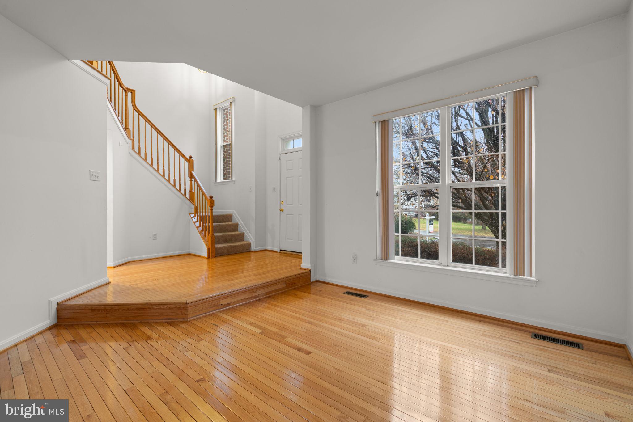 8708 Hidden Pool Court Laurel, MD 20723 - Photo 2 of 25 Foyer/Living Room