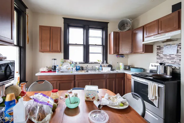 $385,000 | 10 Putnam Street, Albany, NY 12202