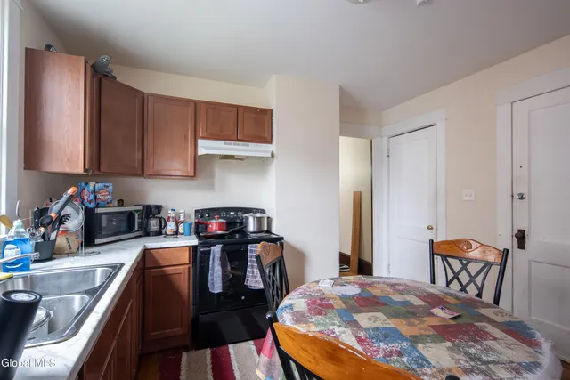 $385,000 | 10 Putnam Street, Albany, NY 12202