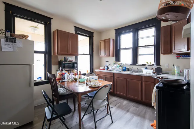 $385,000 | 10 Putnam Street, Albany, NY 12202